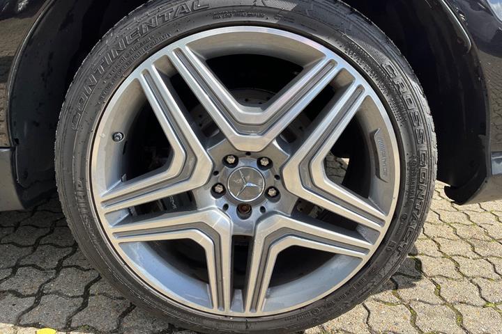 Sort Mercedes ML63 fra 2014