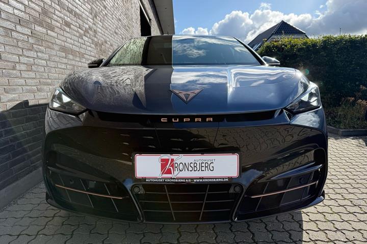 Blå Cupra Tavascan fra 2025