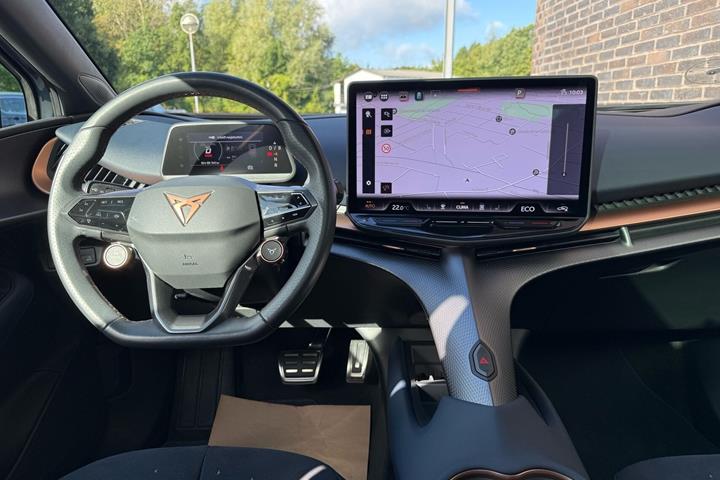 Blå Cupra Tavascan fra 2025