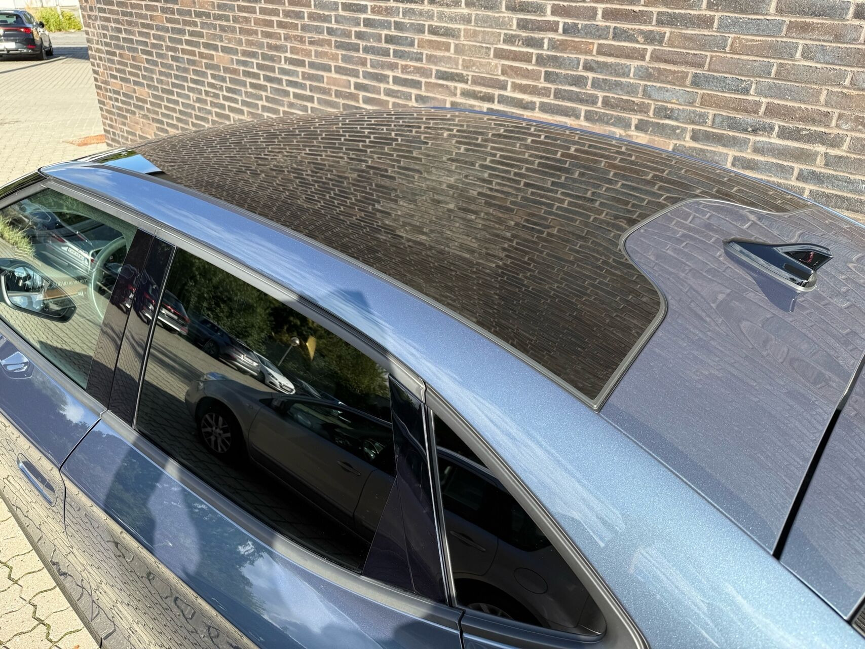 Blå Cupra Tavascan fra 2025