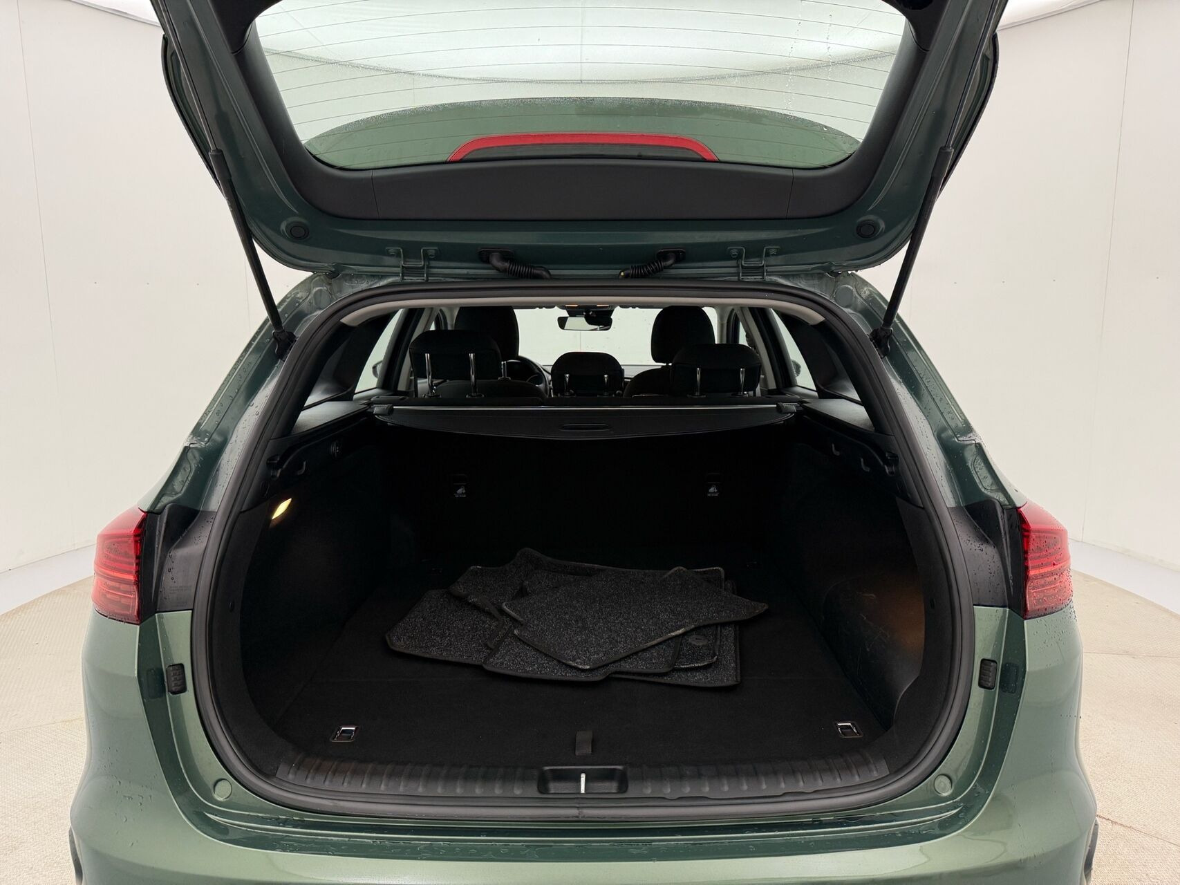 Grøn Kia Ceed fra 2023
