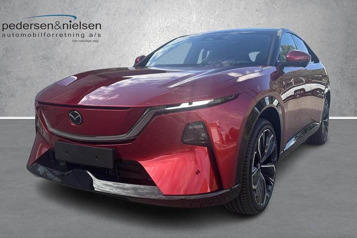 Rød Mazda CX-6e fra 2026