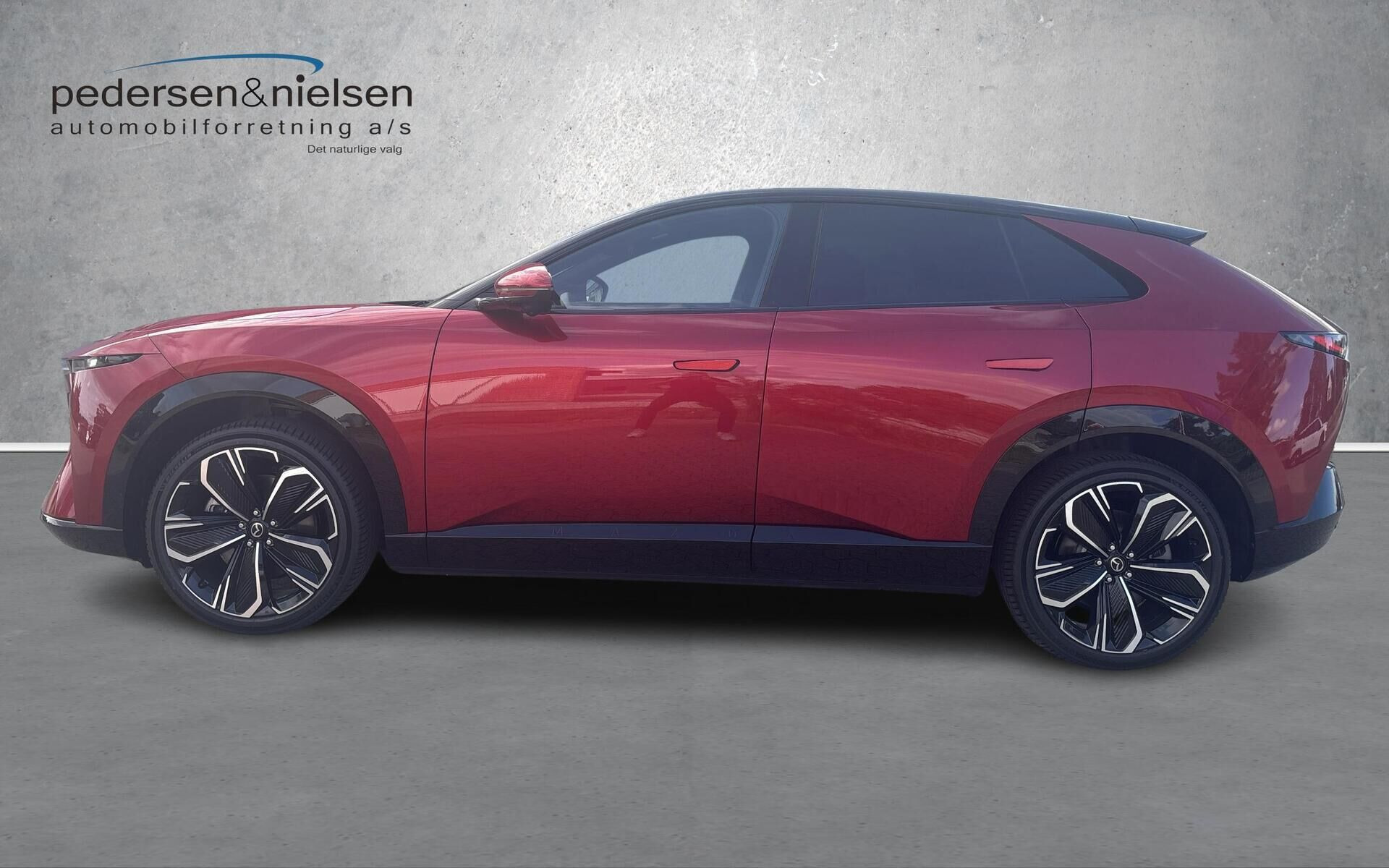 Rød Mazda CX-6e fra 2026