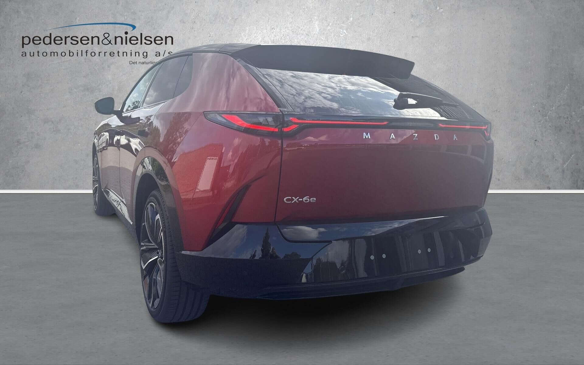 Rød Mazda CX-6e fra 2026