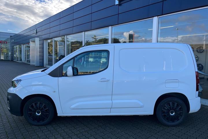 Hvid Peugeot Partner fra 2019