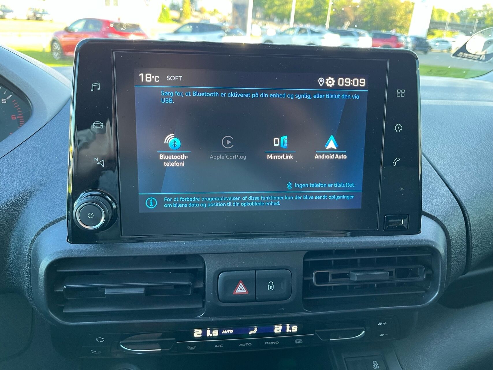 Hvid Peugeot Partner fra 2019