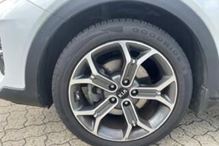Hvid Kia XCeed fra 2020