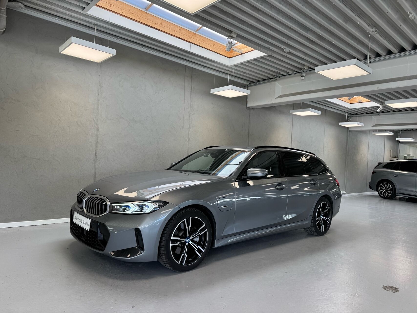 BMW 330e 2,0 Touring Plugin-hybrid M-Sport 292HK Stc 8g Aut.