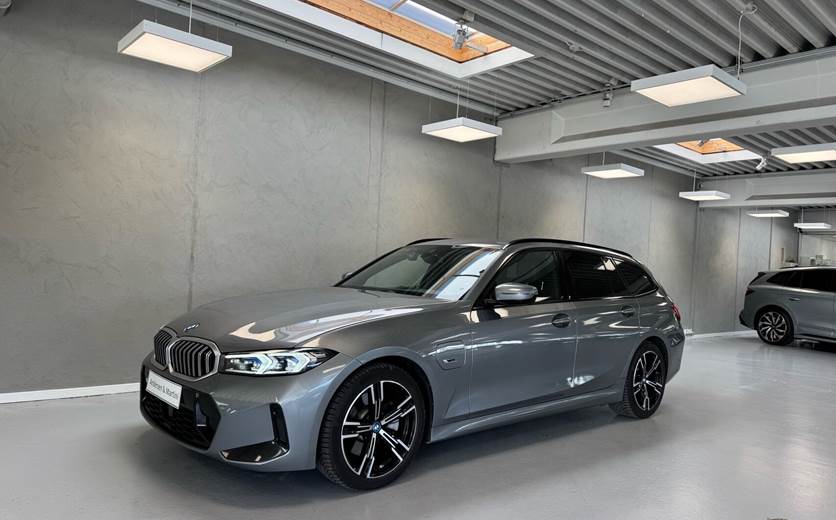 BMW 330e 2,0 Touring Plugin-hybrid M-Sport 292HK Stc 8g Aut.