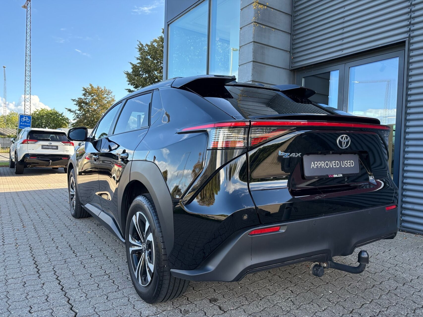 Sort Toyota BZ4X fra 2023