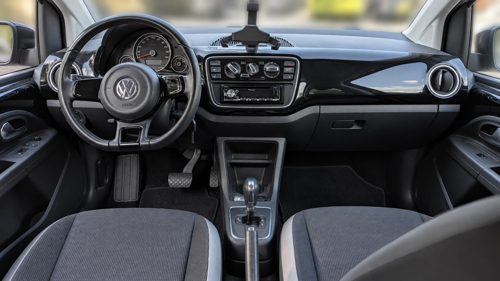 Sort VW UP! fra 2014