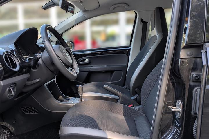 Sort VW UP! fra 2014