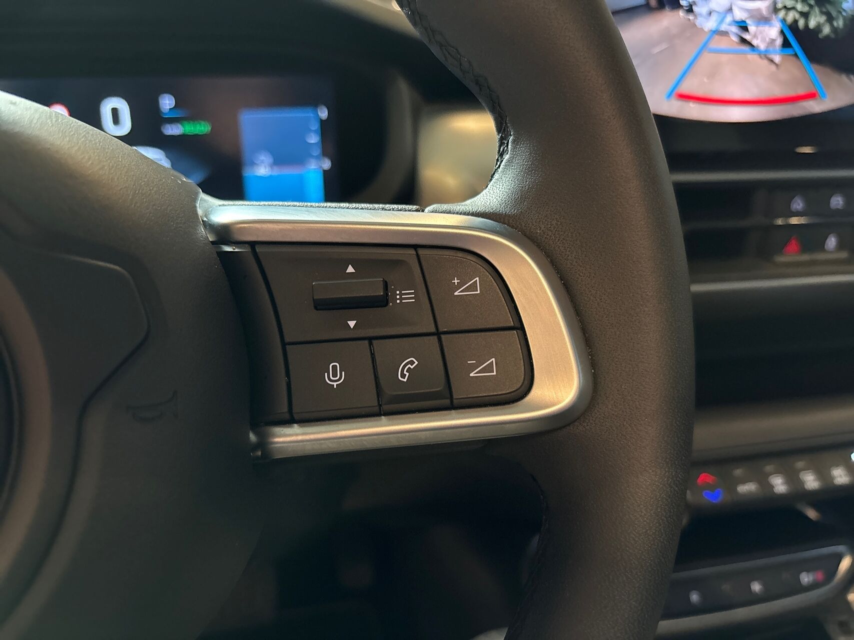 Sort Jeep Avenger fra 2025