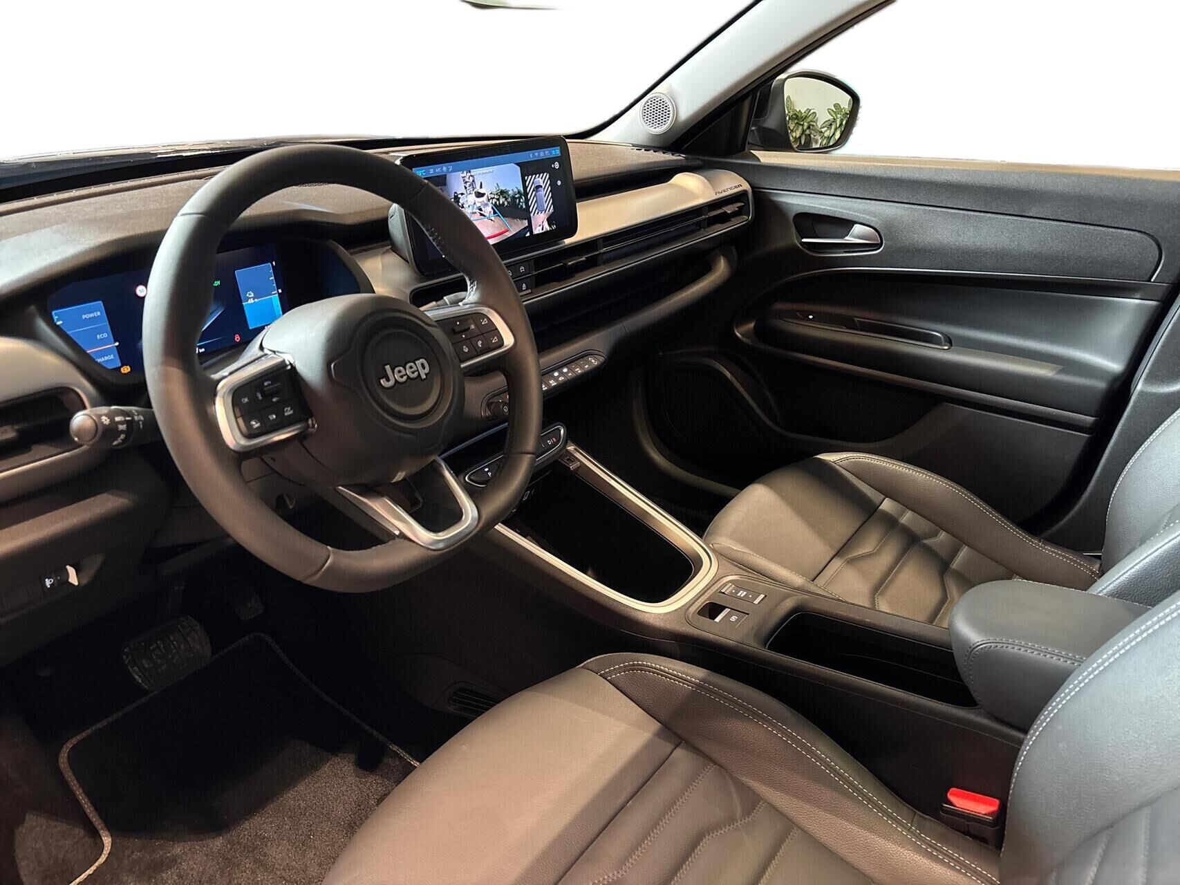 Sort Jeep Avenger fra 2025