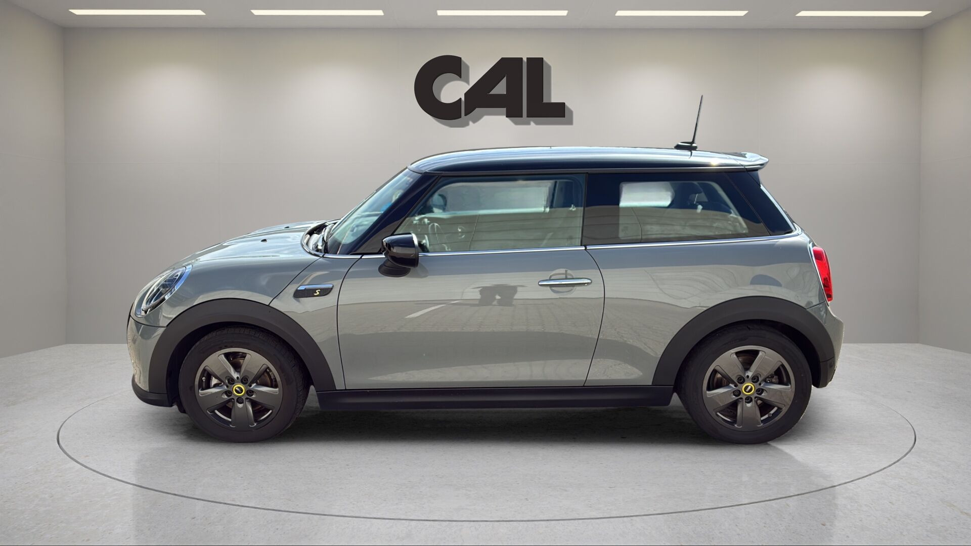 Grå Mini Cooper fra 2021
