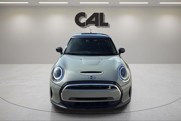 Grå Mini Cooper fra 2021