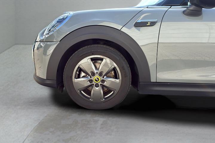 Grå Mini Cooper fra 2021