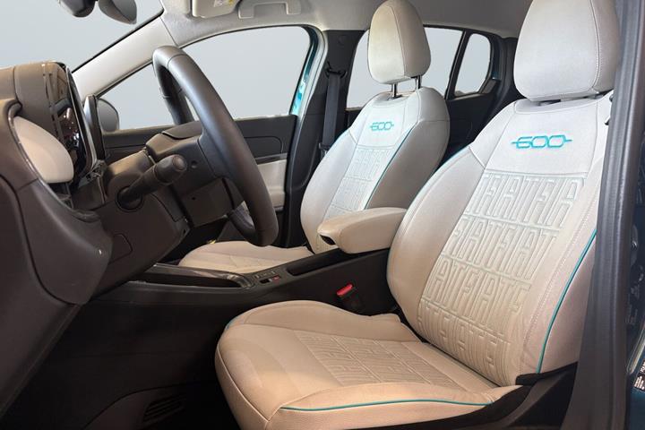 Grøn Fiat 600e fra 2024