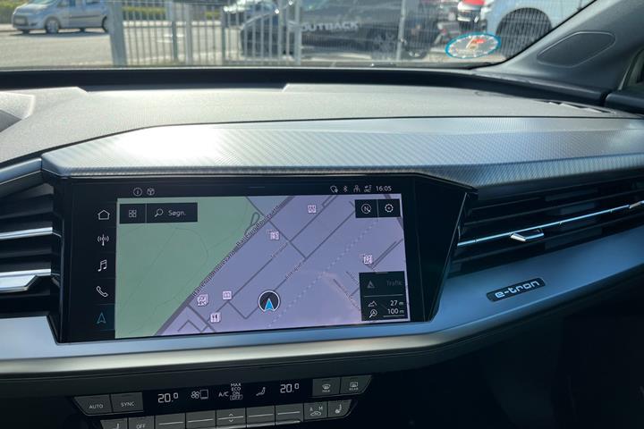 Grå Audi Q4 e-tron fra 2023
