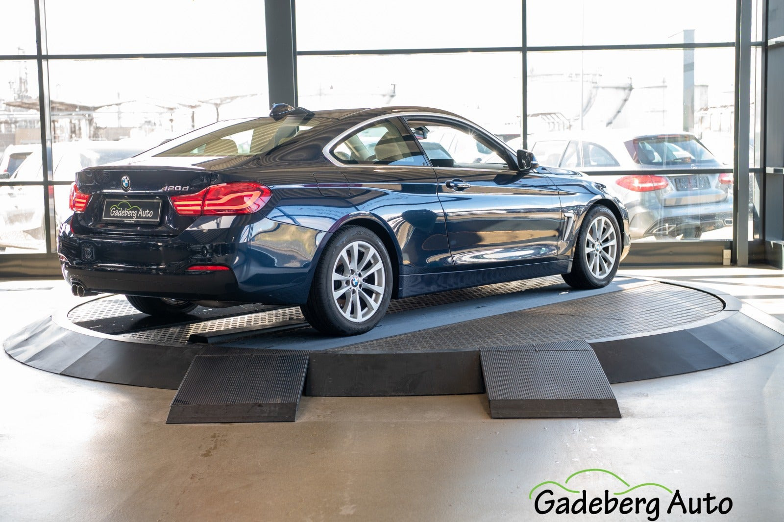 Blå BMW 420d fra 2018