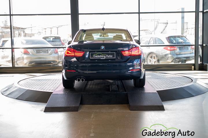 Blå BMW 420d fra 2018