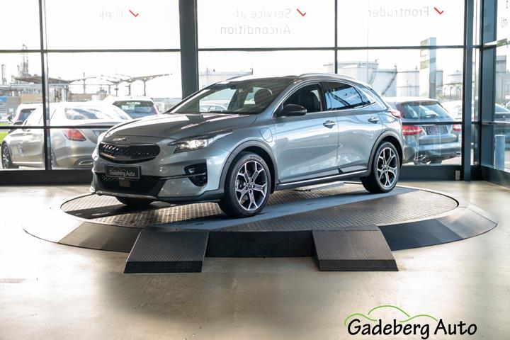 Grå Kia XCeed fra 2020 set udefra