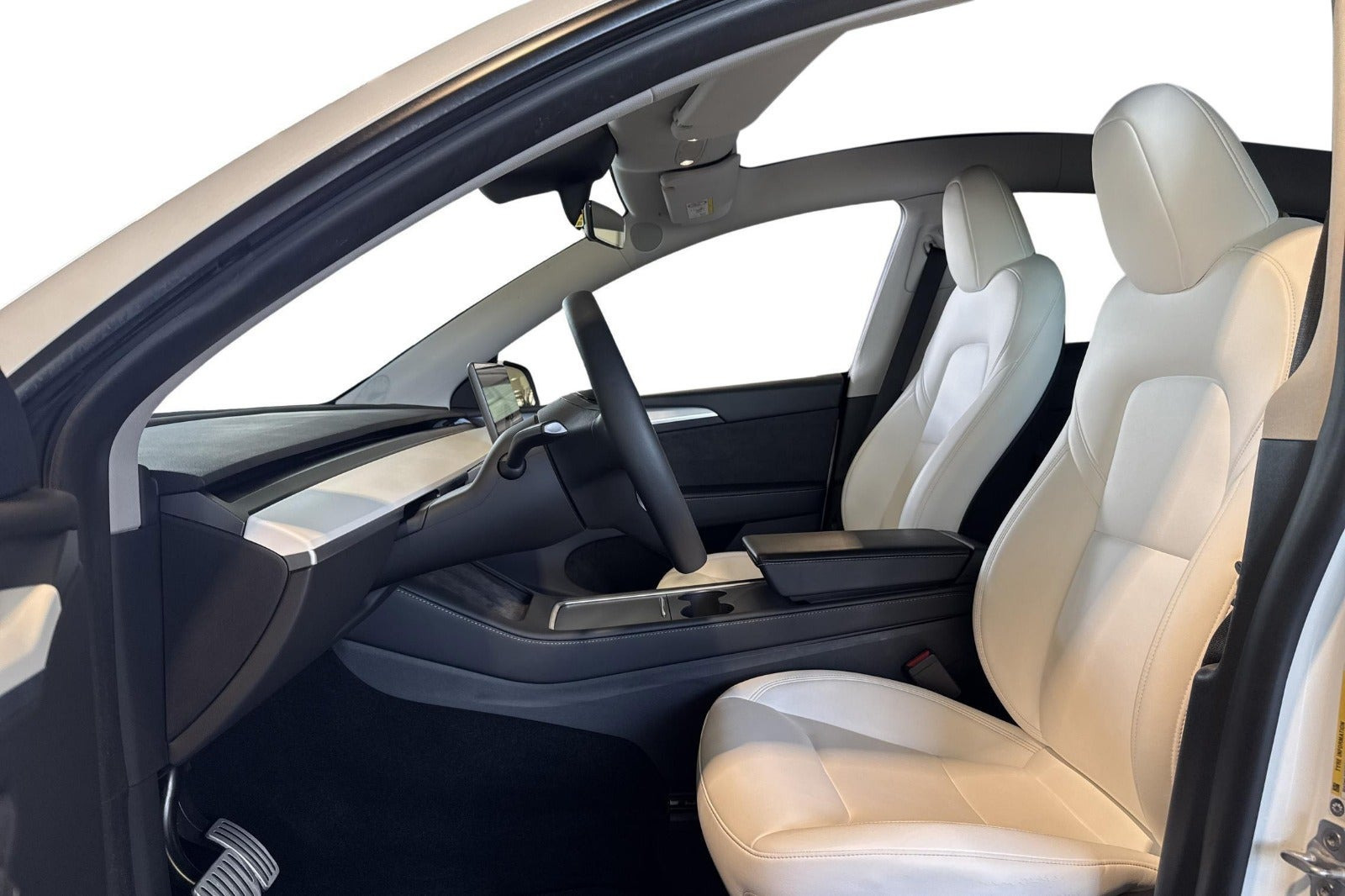 Hvid Tesla Model Y fra 2023