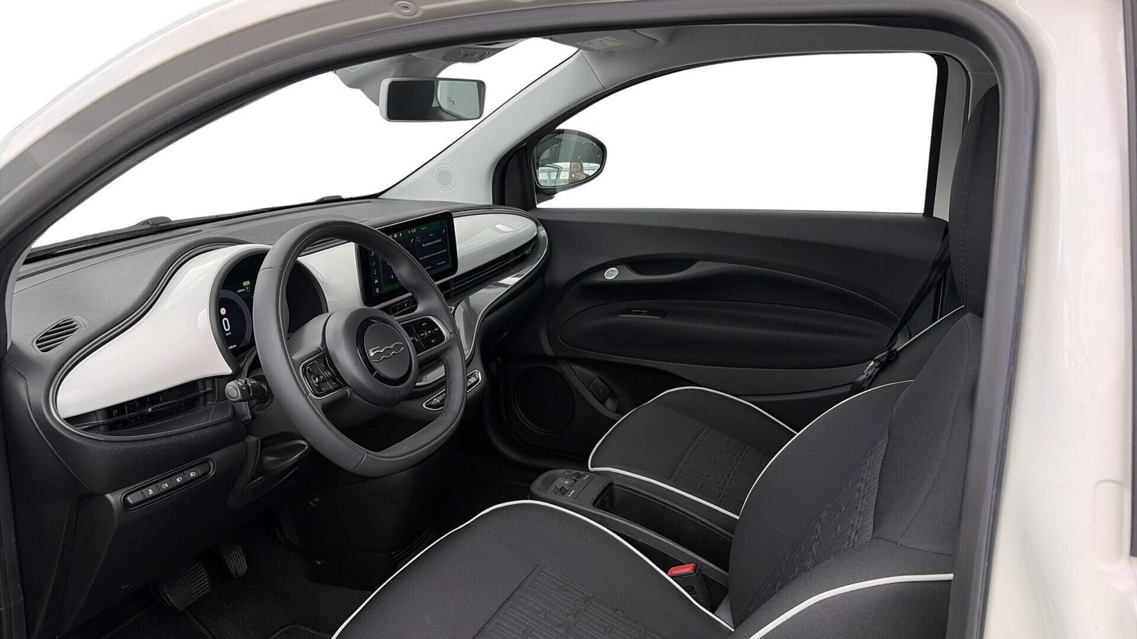 Hvid Fiat 500e fra 2023