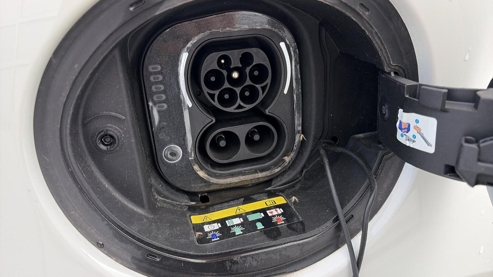 Hvid Fiat 500e fra 2023