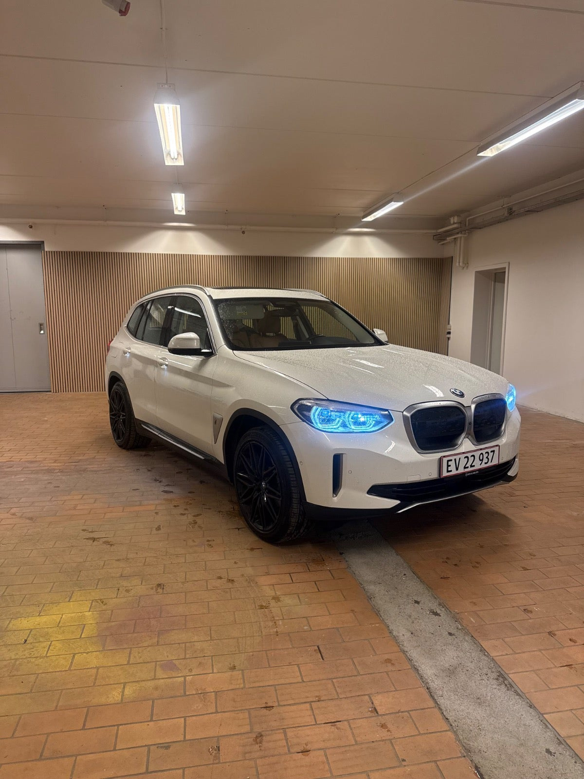 BMW iX3 Charged Plus