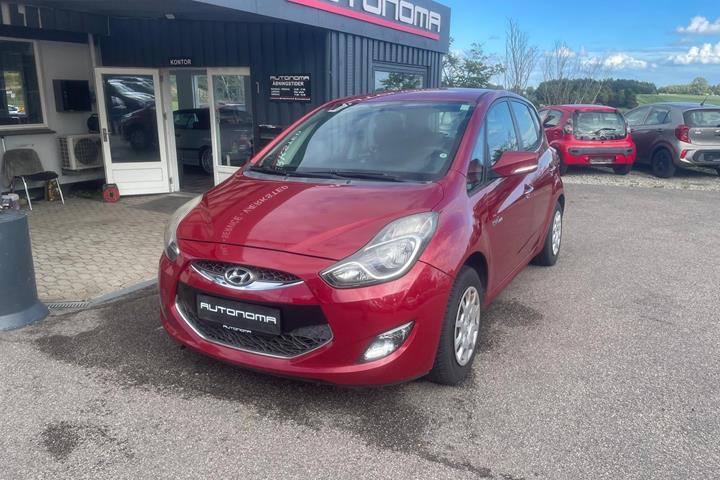 Rød Hyundai ix20 fra 2010