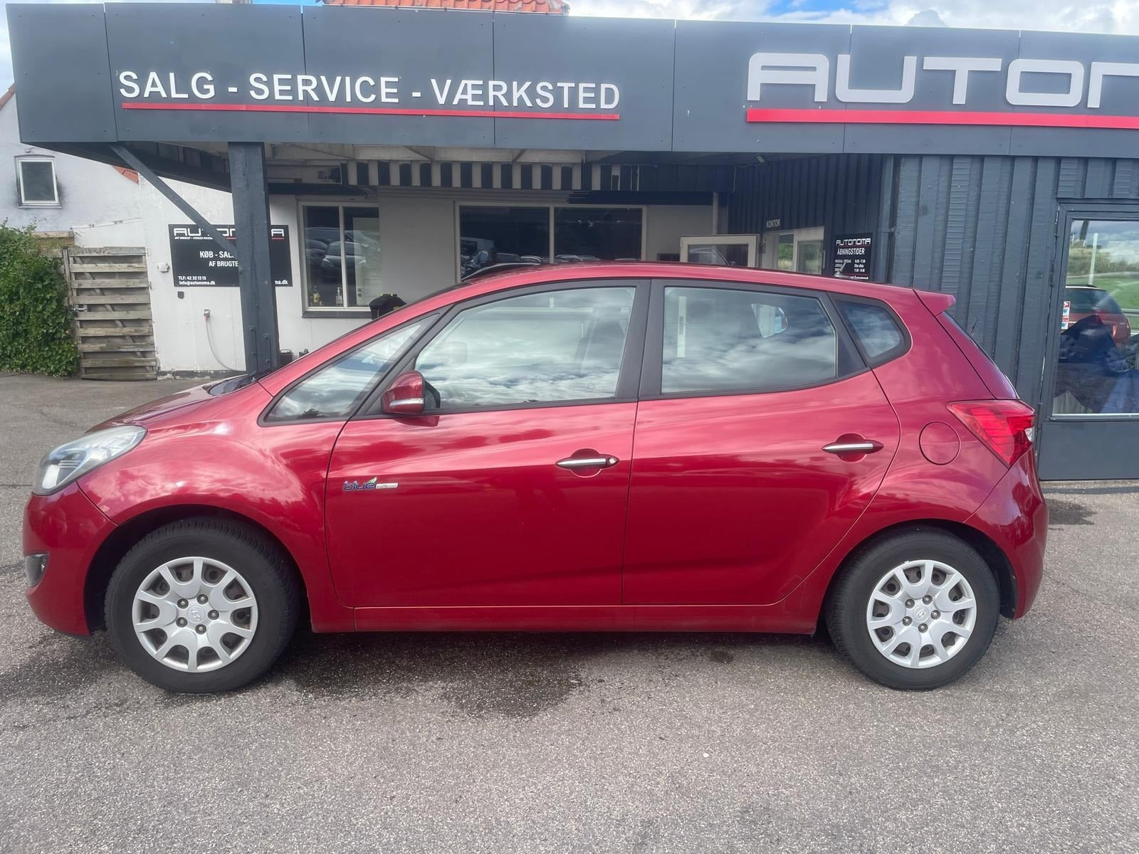 Rød Hyundai ix20 fra 2010