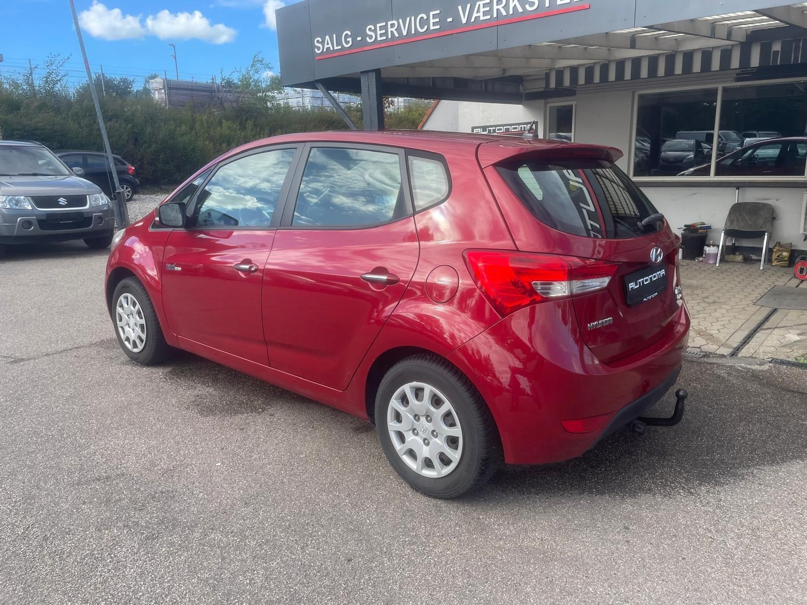 Rød Hyundai ix20 fra 2010