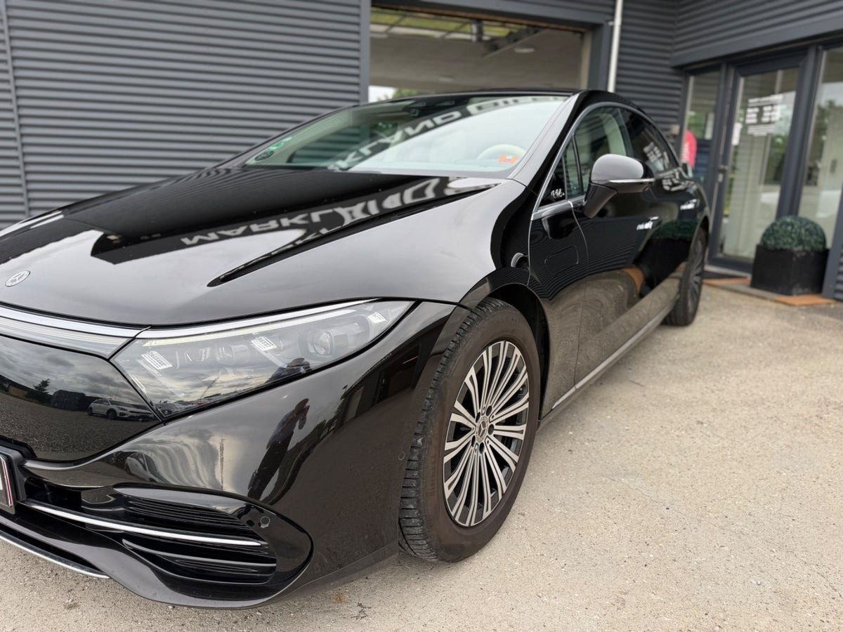 Sort Mercedes EQS450+ fra 2022