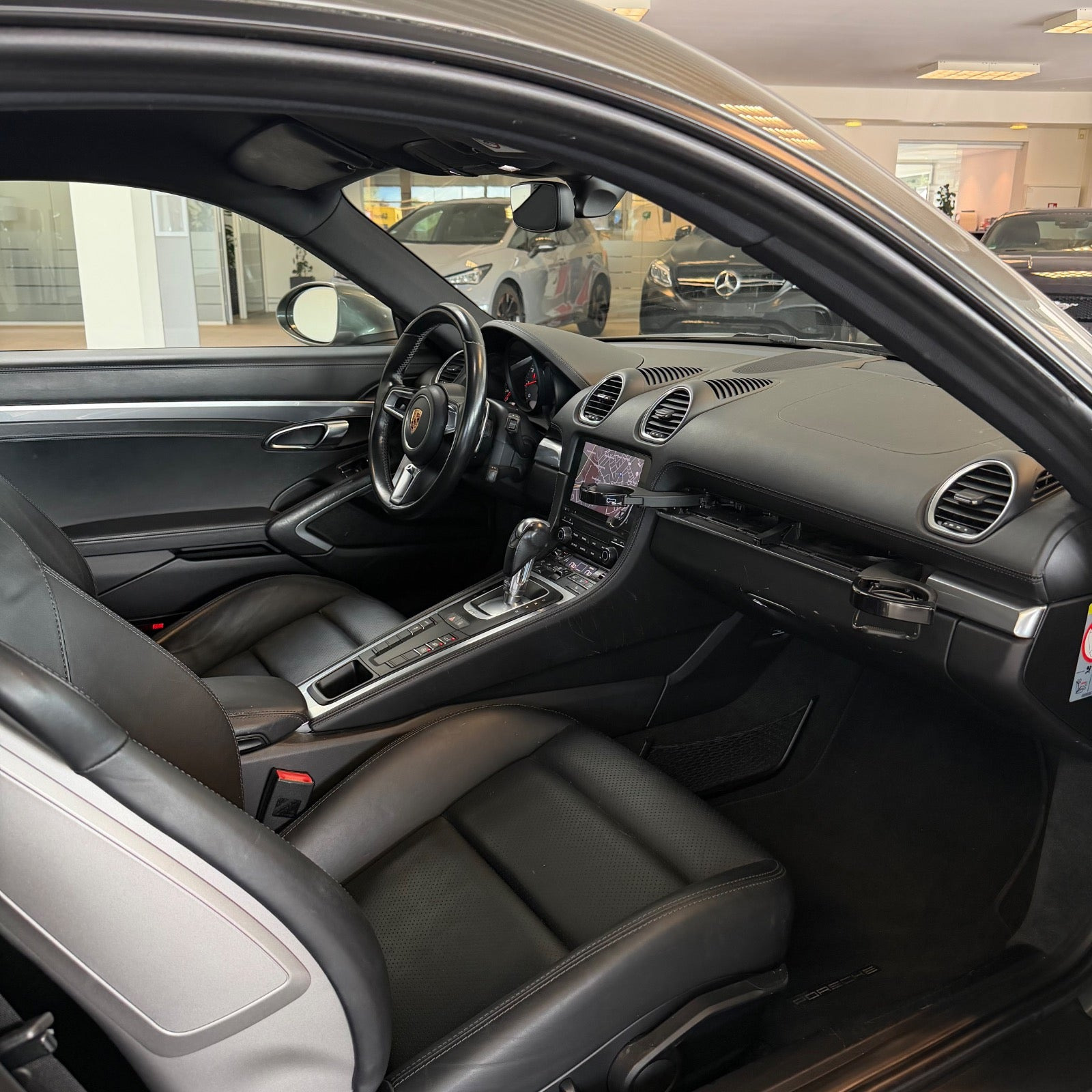 Grå Porsche 718 Cayman S fra 2017