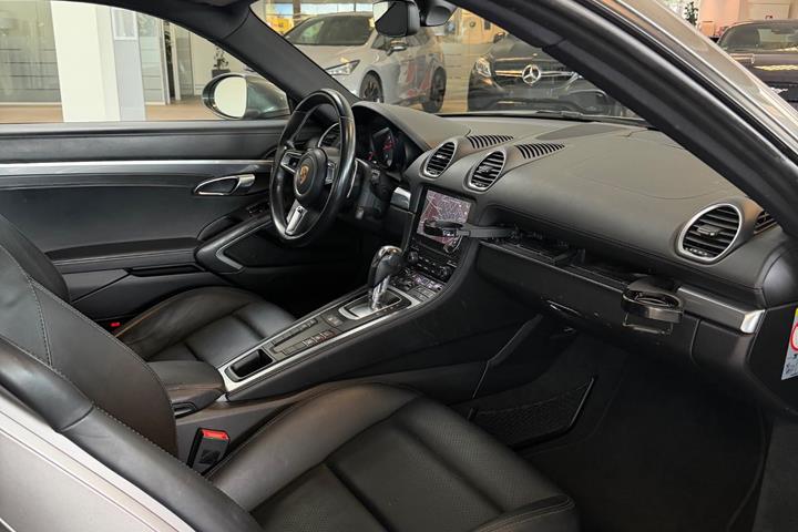 Grå Porsche 718 Cayman S fra 2017