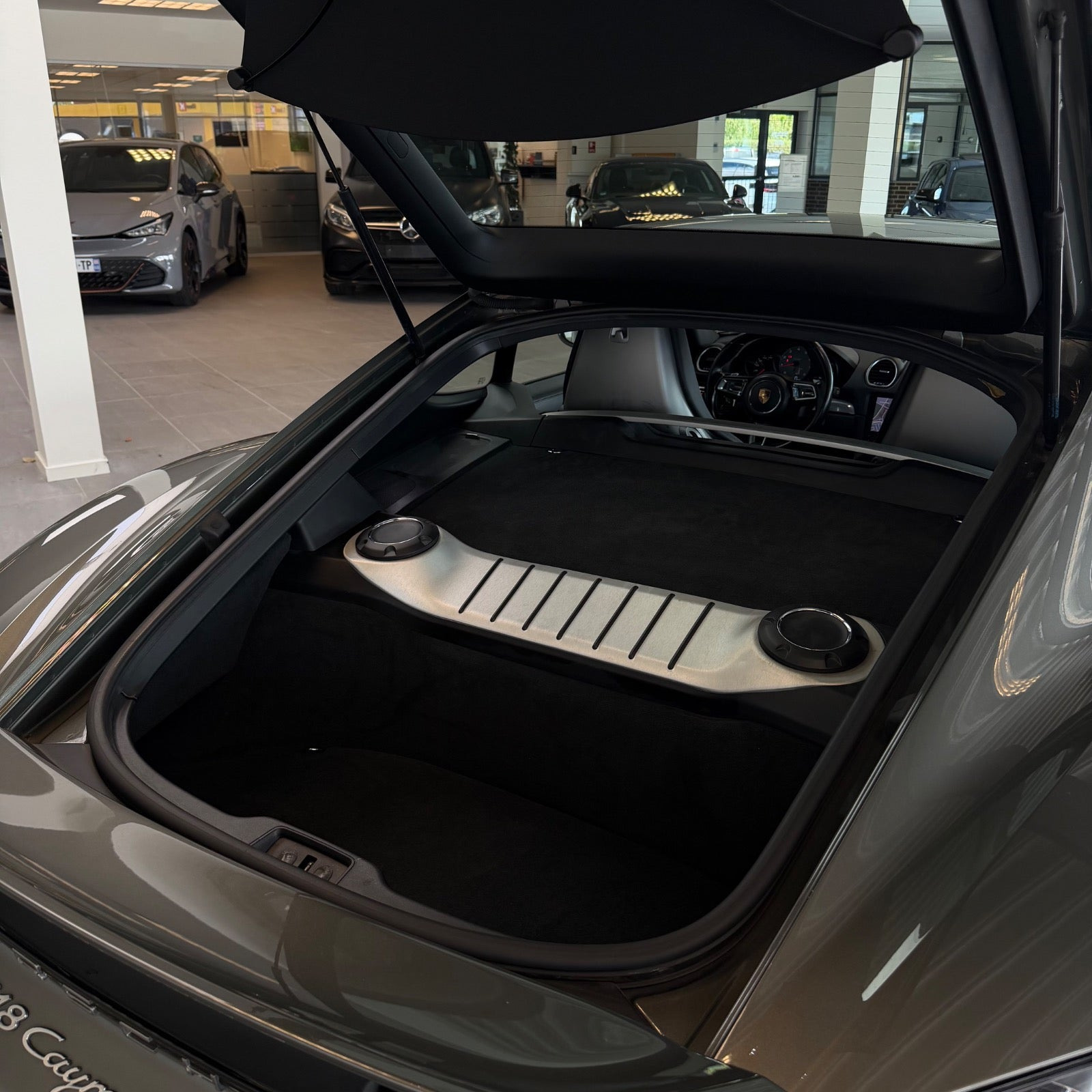 Grå Porsche 718 Cayman S fra 2017