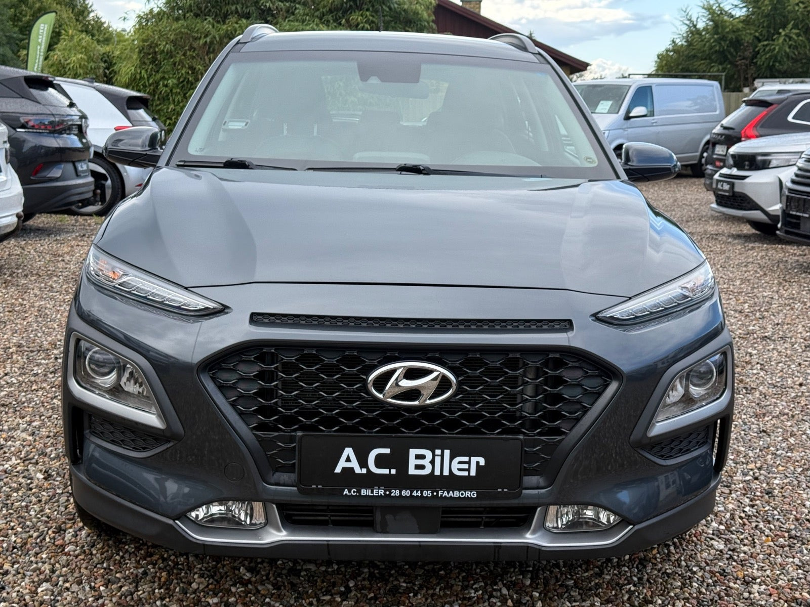 Grå Hyundai Kona fra 2017