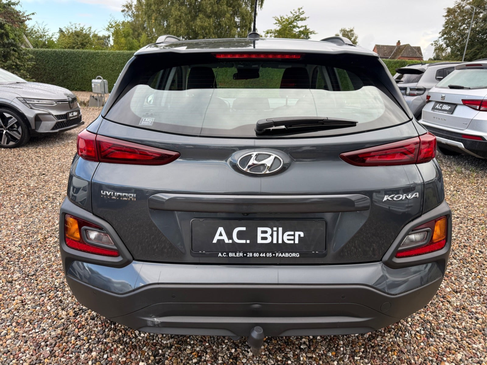 Grå Hyundai Kona fra 2017