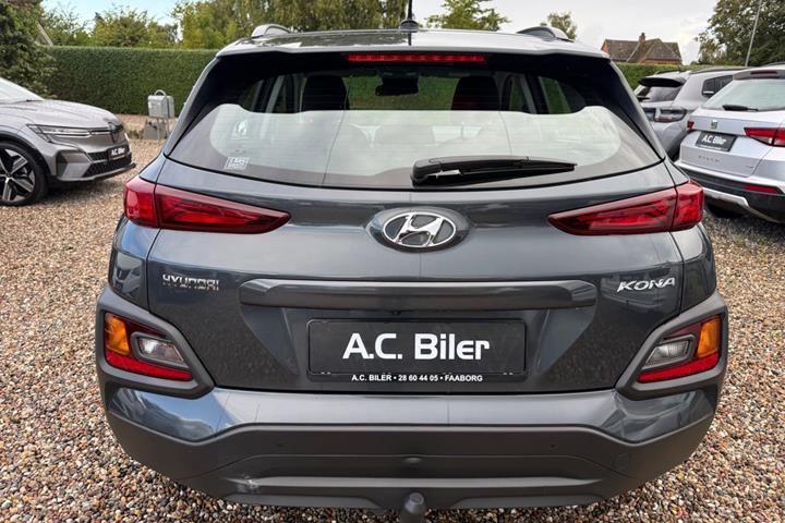 Grå Hyundai Kona fra 2017
