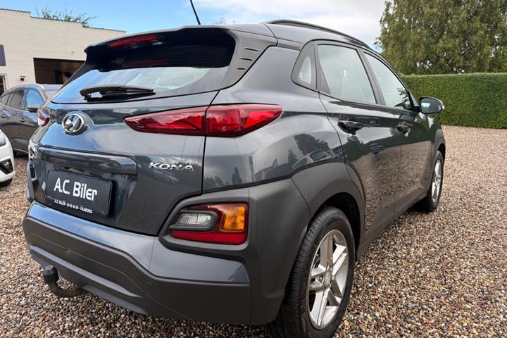 Grå Hyundai Kona fra 2017