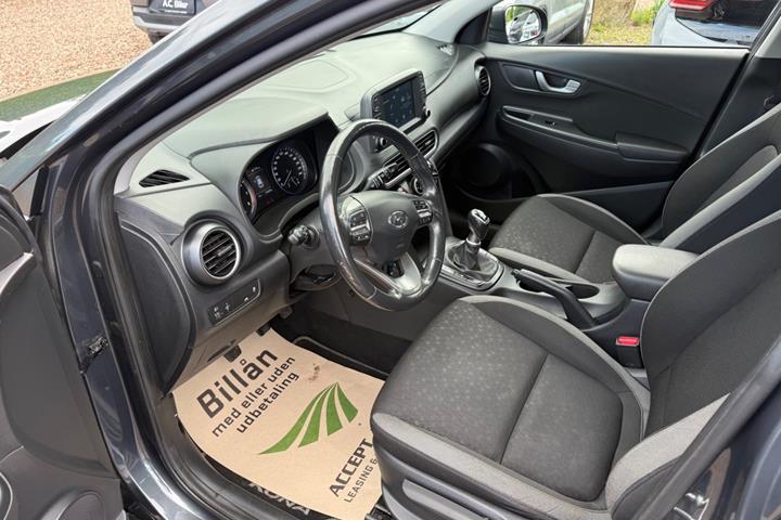 Grå Hyundai Kona fra 2017