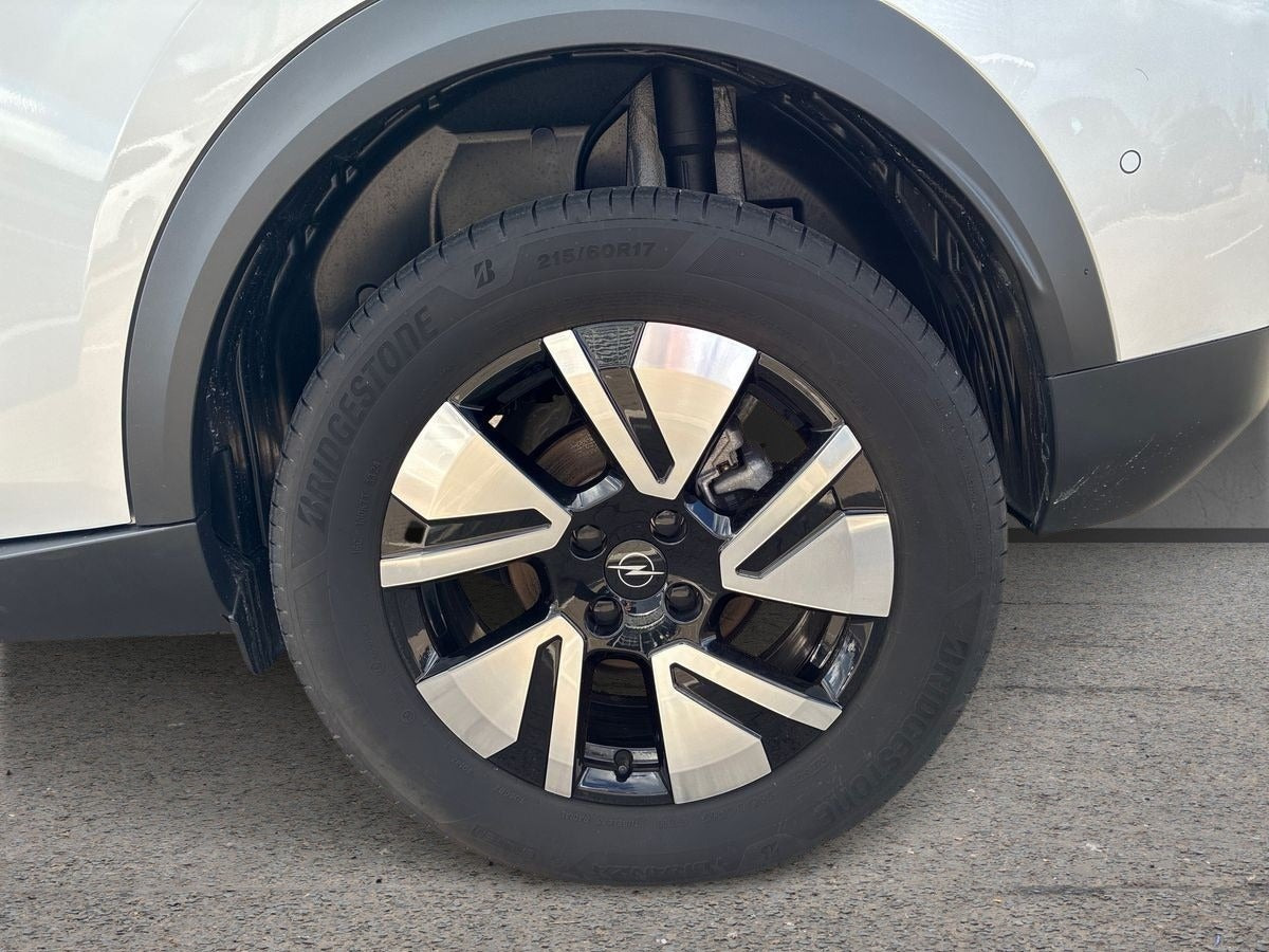 Sølv Opel Frontera fra 2025