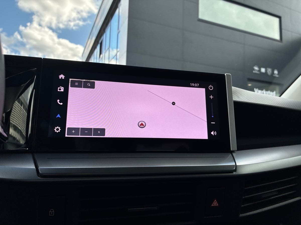 Sølv Opel Frontera fra 2025
