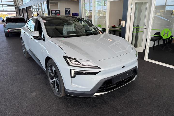 Sølv Polestar 4 fra 2026