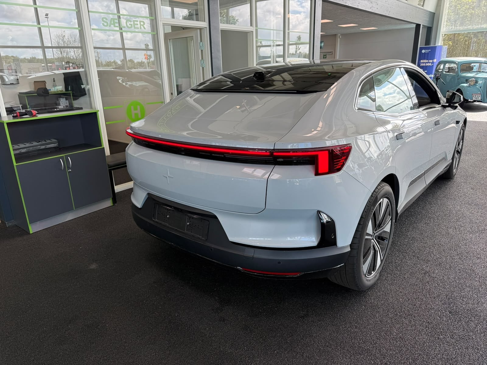 Sølv Polestar 4 fra 2026