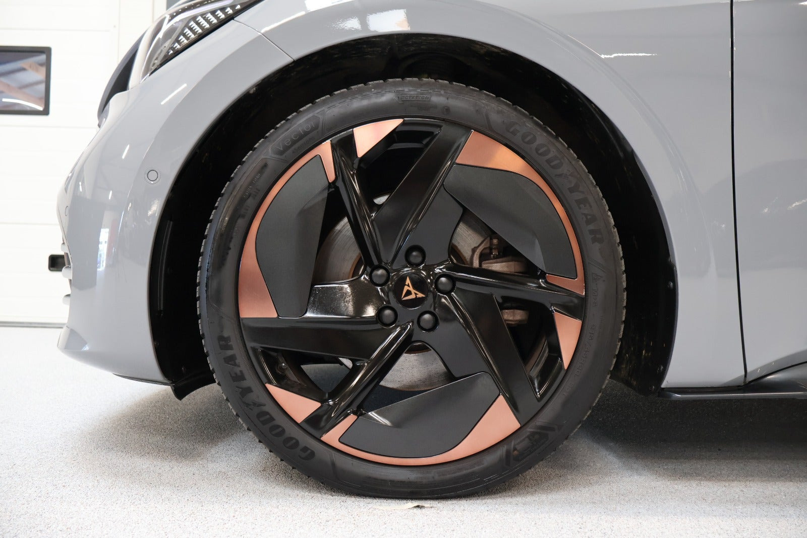 Grå Cupra Born fra 2022