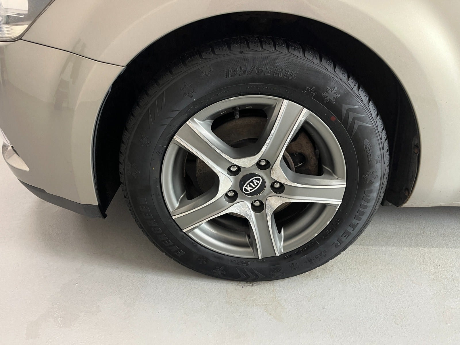 Orange Kia Ceed fra 2011