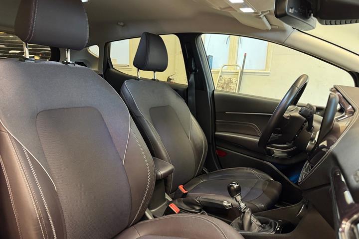 Sort Ford Fiesta fra 2018