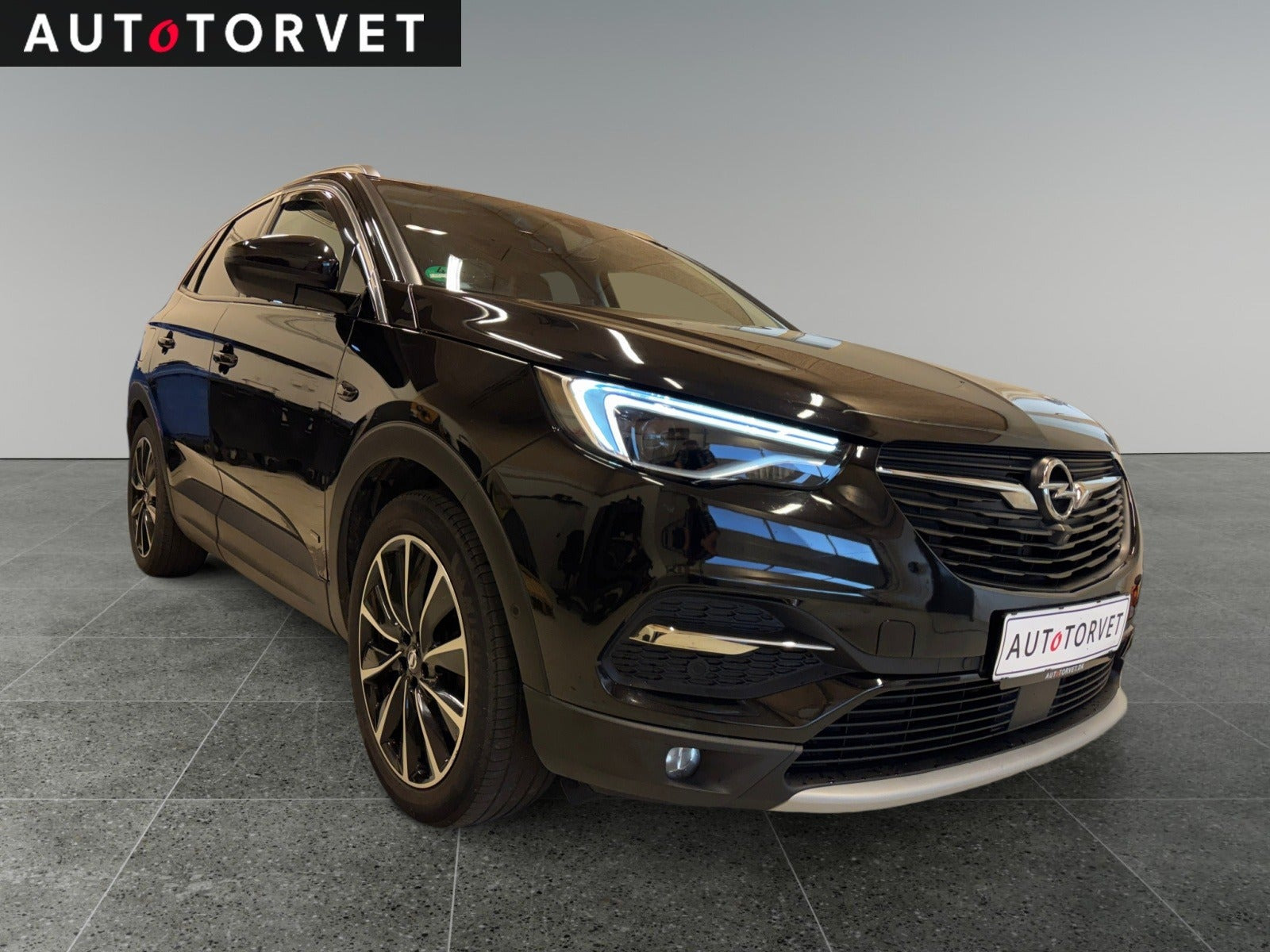 Sort Opel Grandland X fra 2020